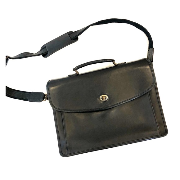 Franklin Covey Handbags - Franklin Covey Vintage Black Leather Briefcase